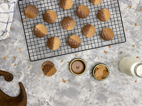 WAFFLE CHIPS: MILK CHOCOLATE (CANISTER OF 3)